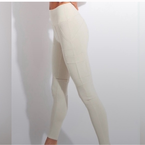 Alo yoga high waisted cream cargo leggings - Picture 1 of 13